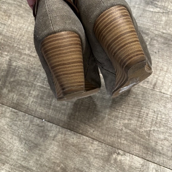 Blowfish womens size 11 wedge booties - Picture 3 of 5